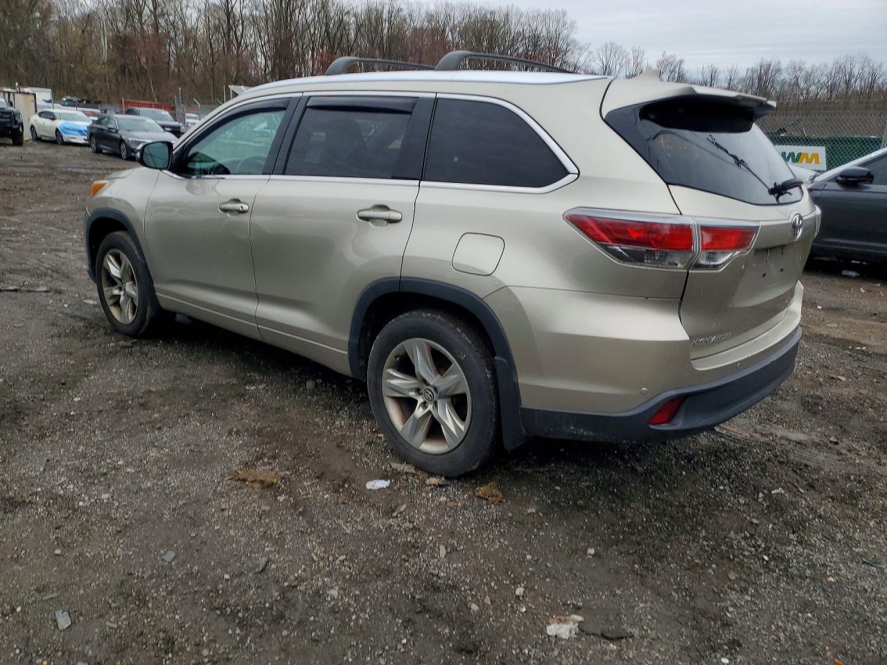2016 TOYOTA HIGHLANDER