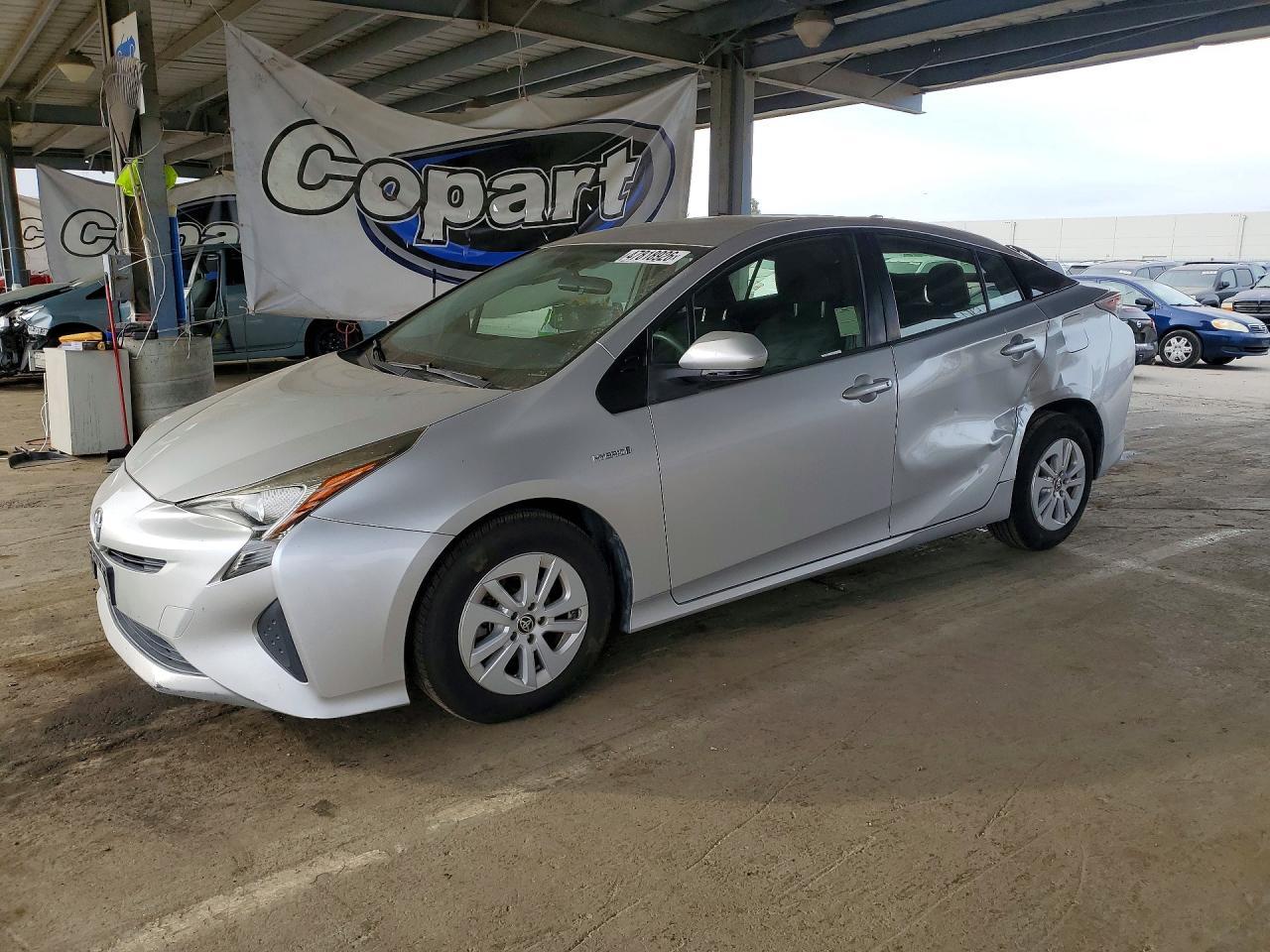 2016 TOYOTA PRIUS