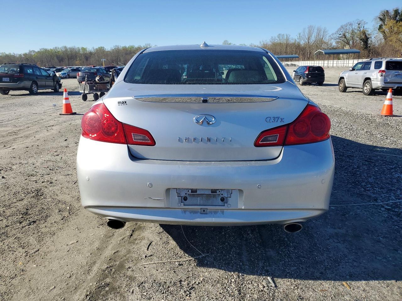 2012 INFINITI G37