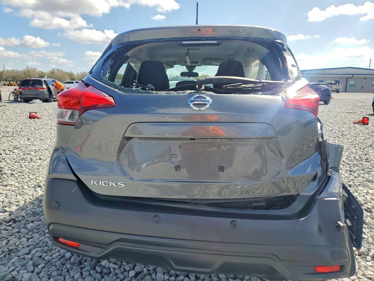 2020 NISSAN KICKS