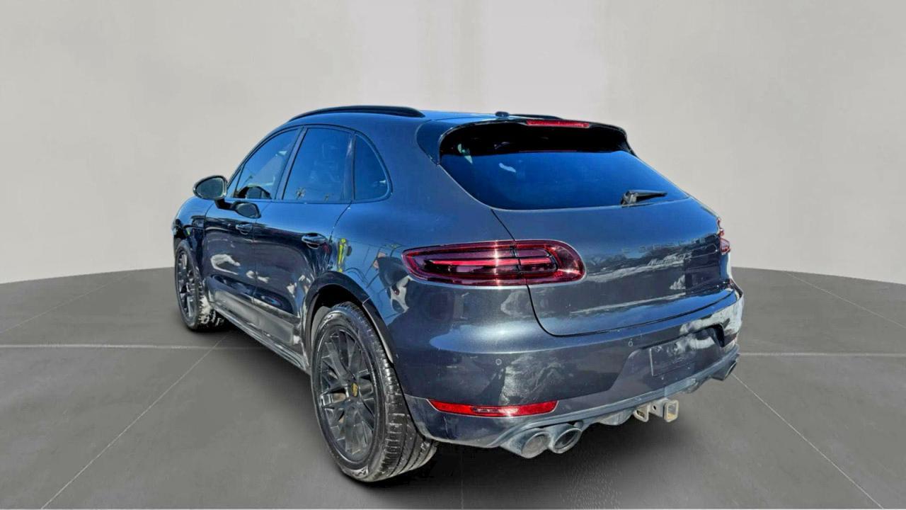 2018 PORSCHE Macan