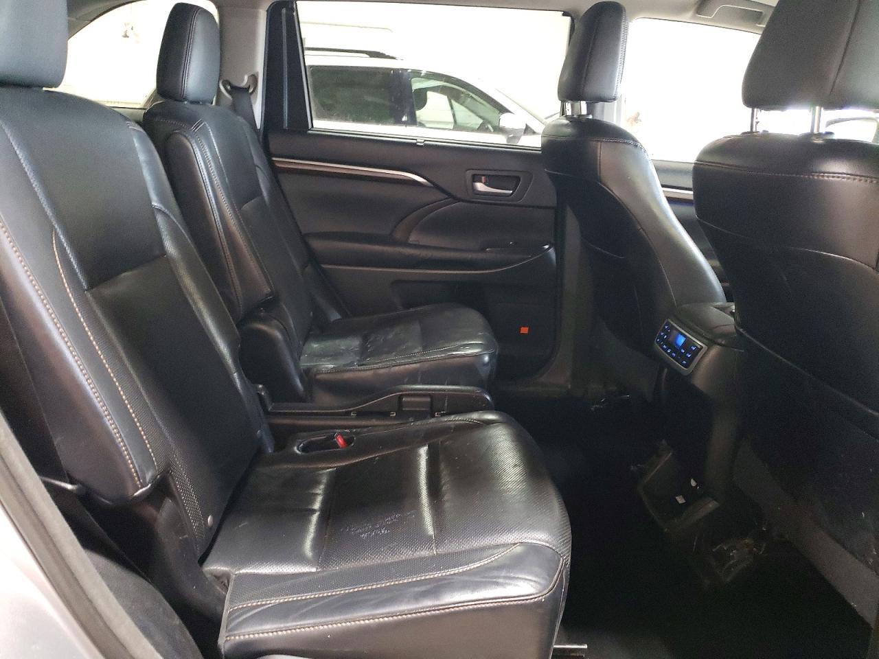2015 TOYOTA HIGHLANDER