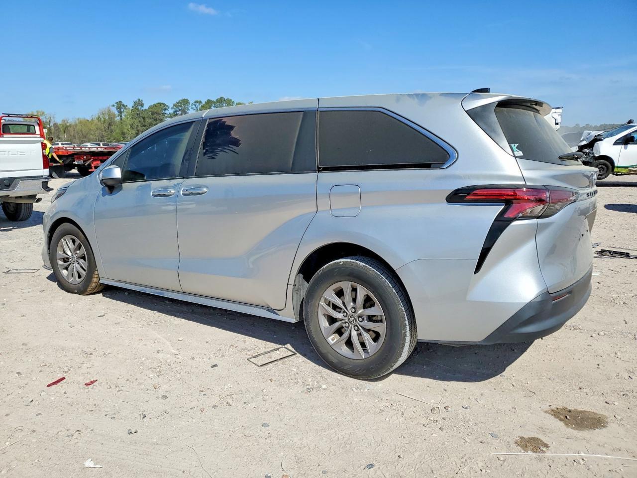 2022 TOYOTA SIENNA