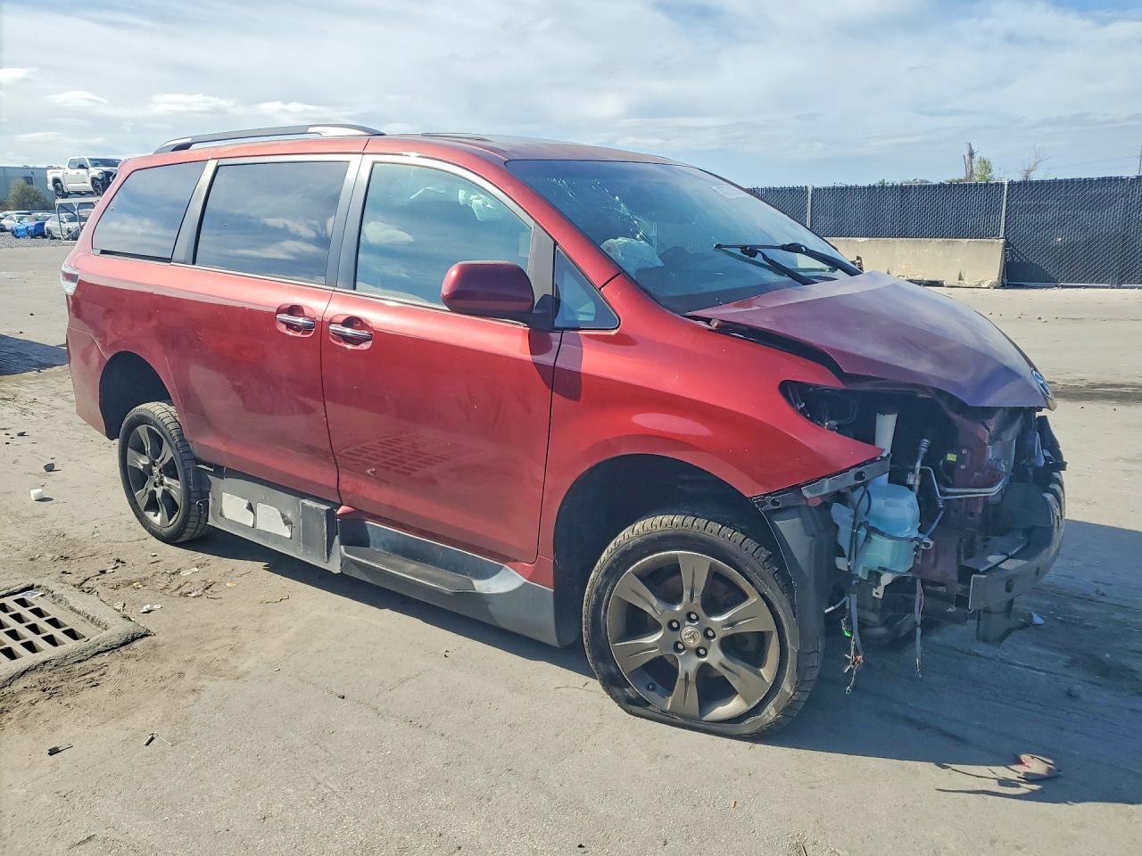 2015 TOYOTA SIENNA