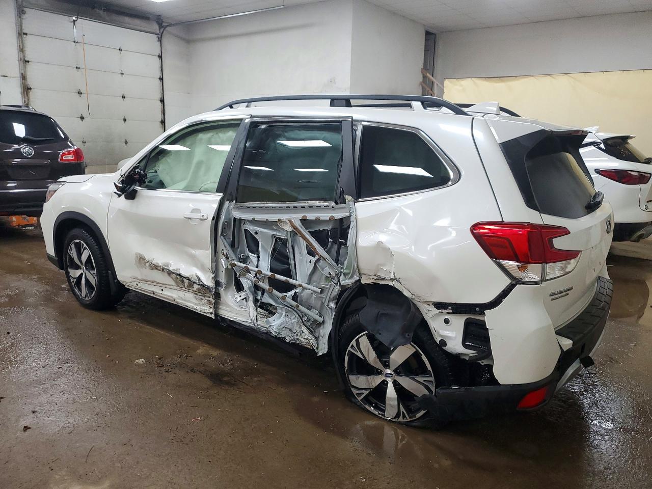 2021 SUBARU FORESTER