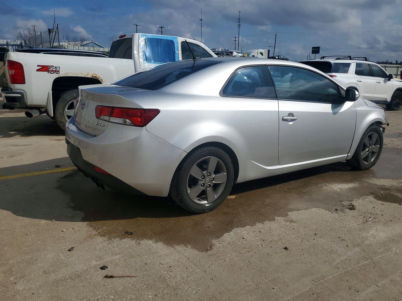 2010 KIA FORTE