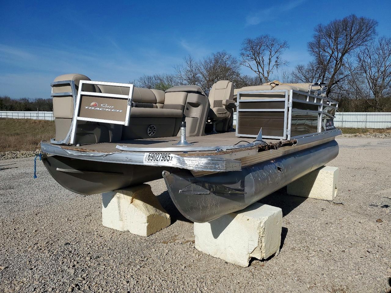 2024 Sun Tracker Boat