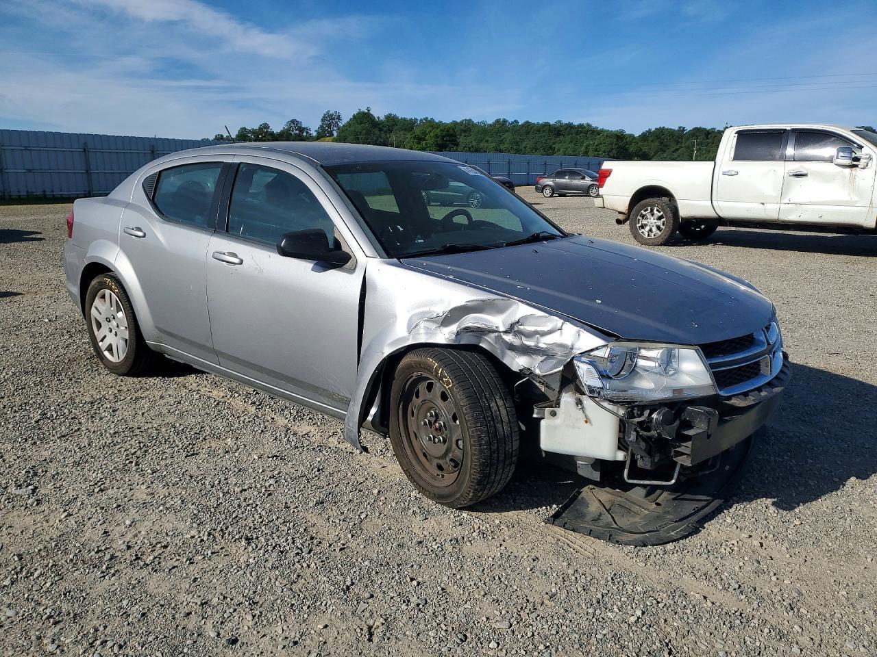 2014 DODGE Avenger
