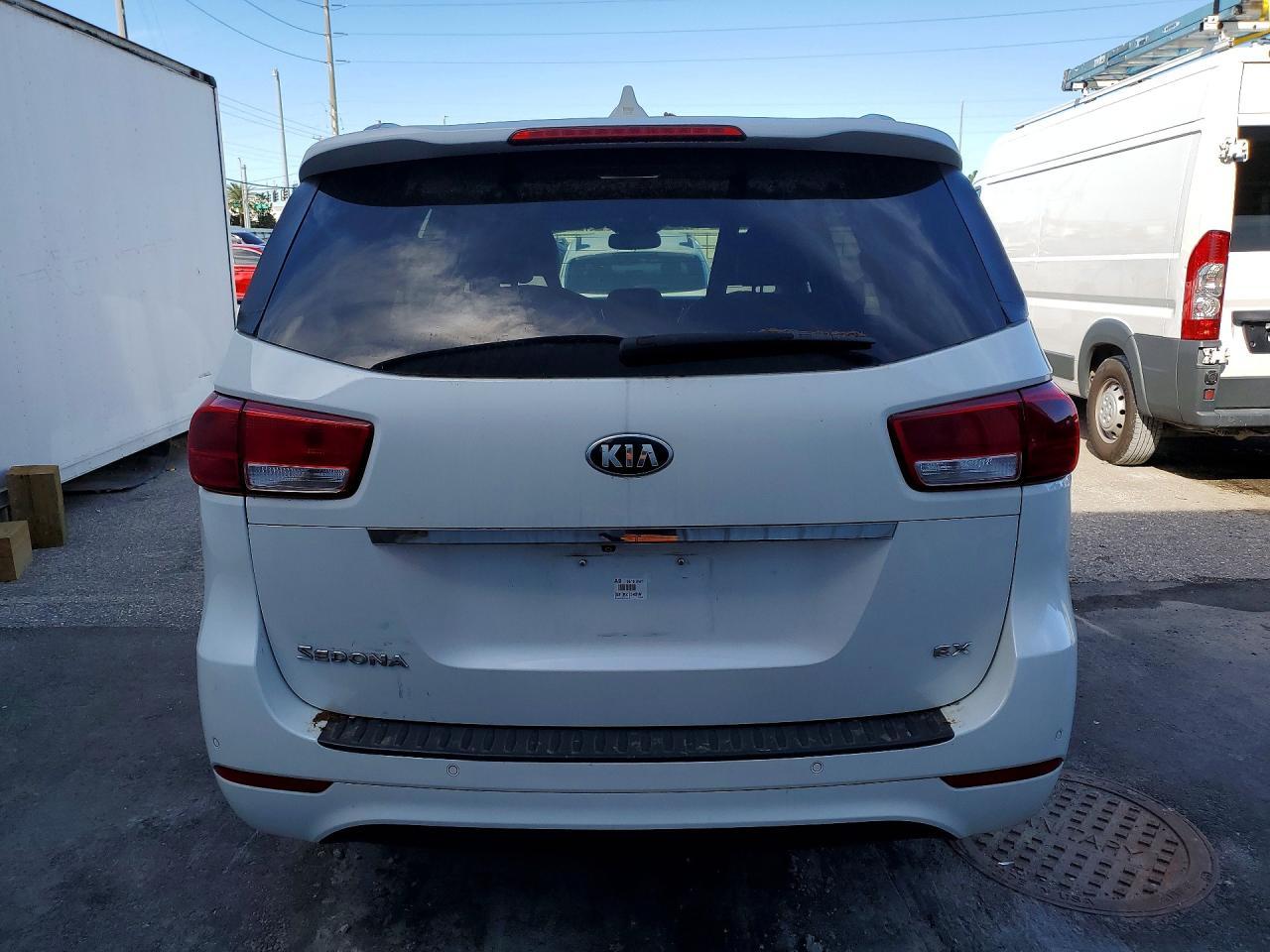 2016 KIA SEDONA