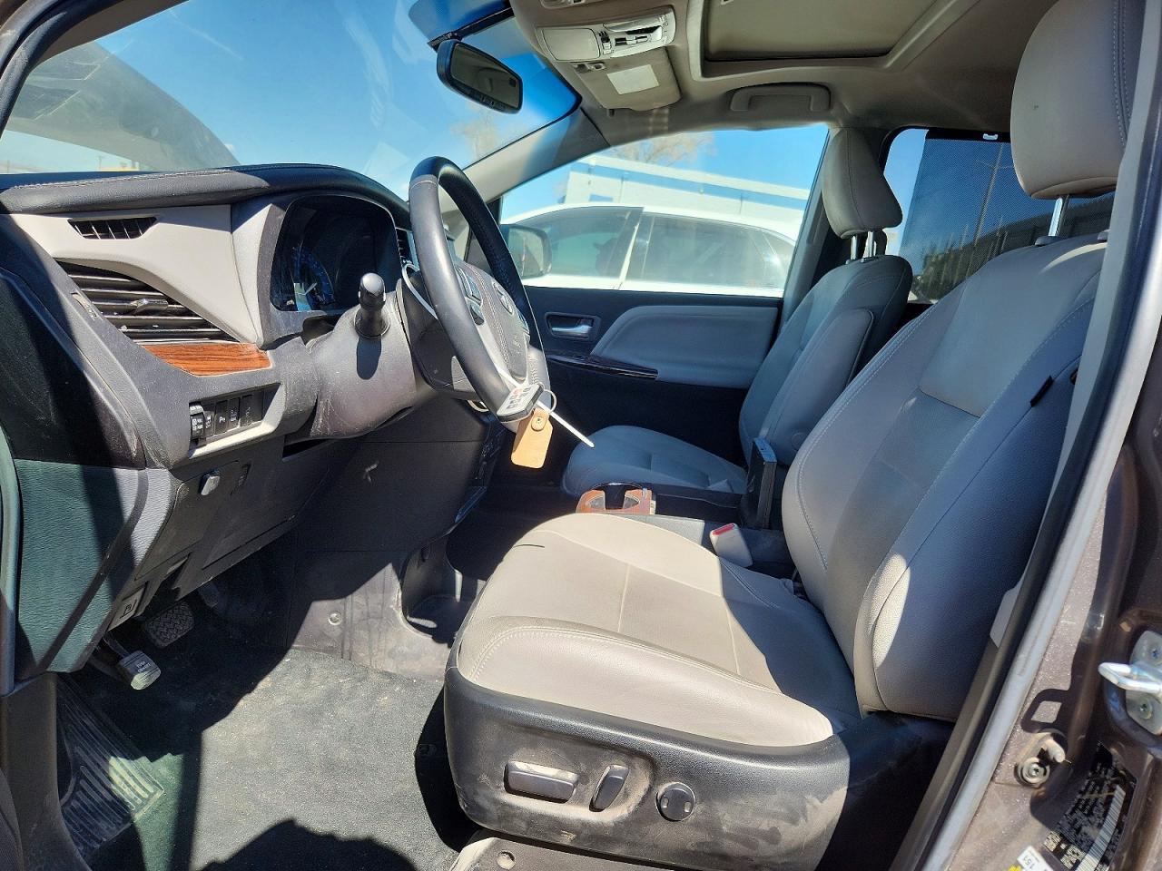 2017 TOYOTA SIENNA