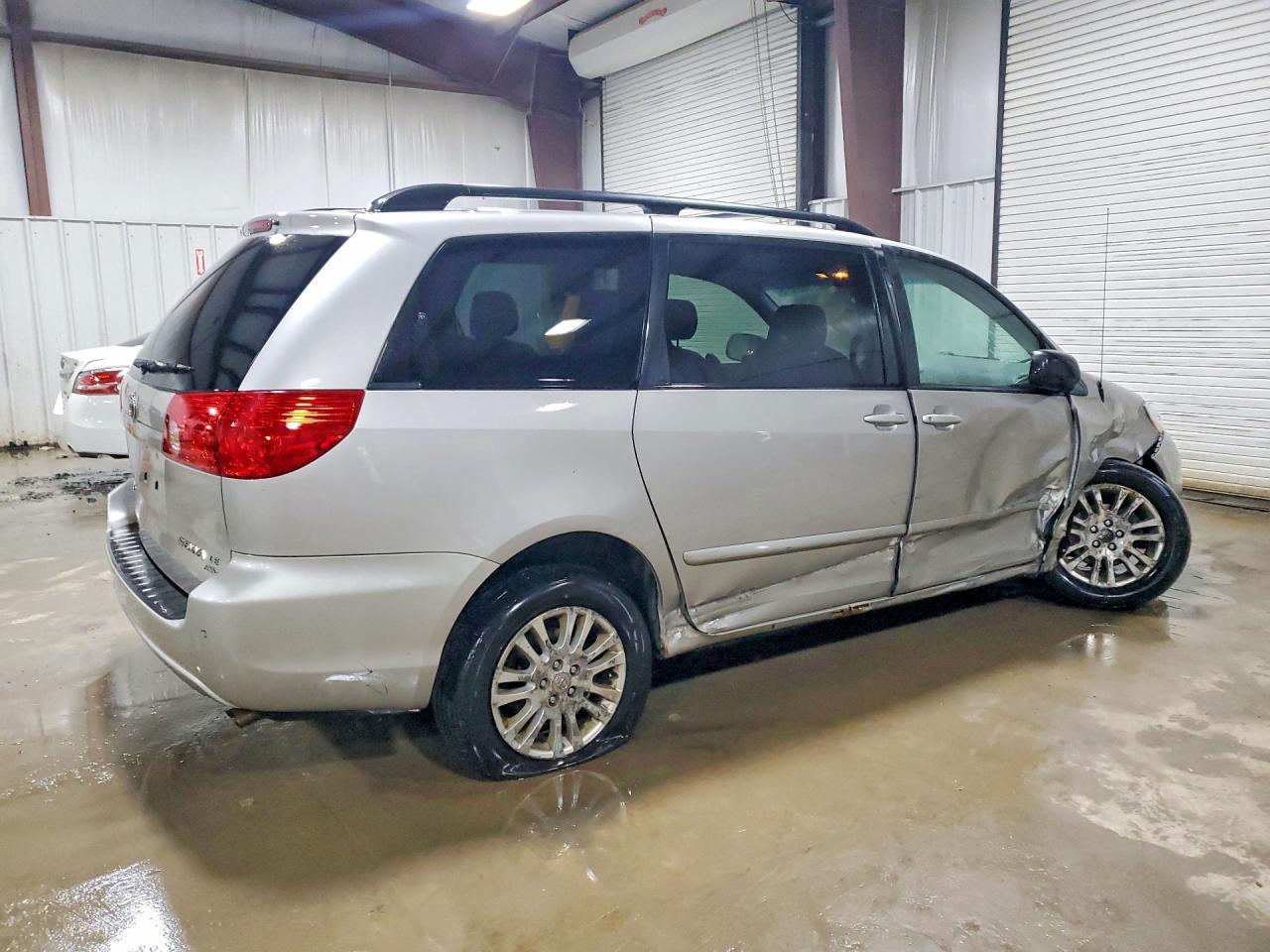 2008 TOYOTA SIENNA