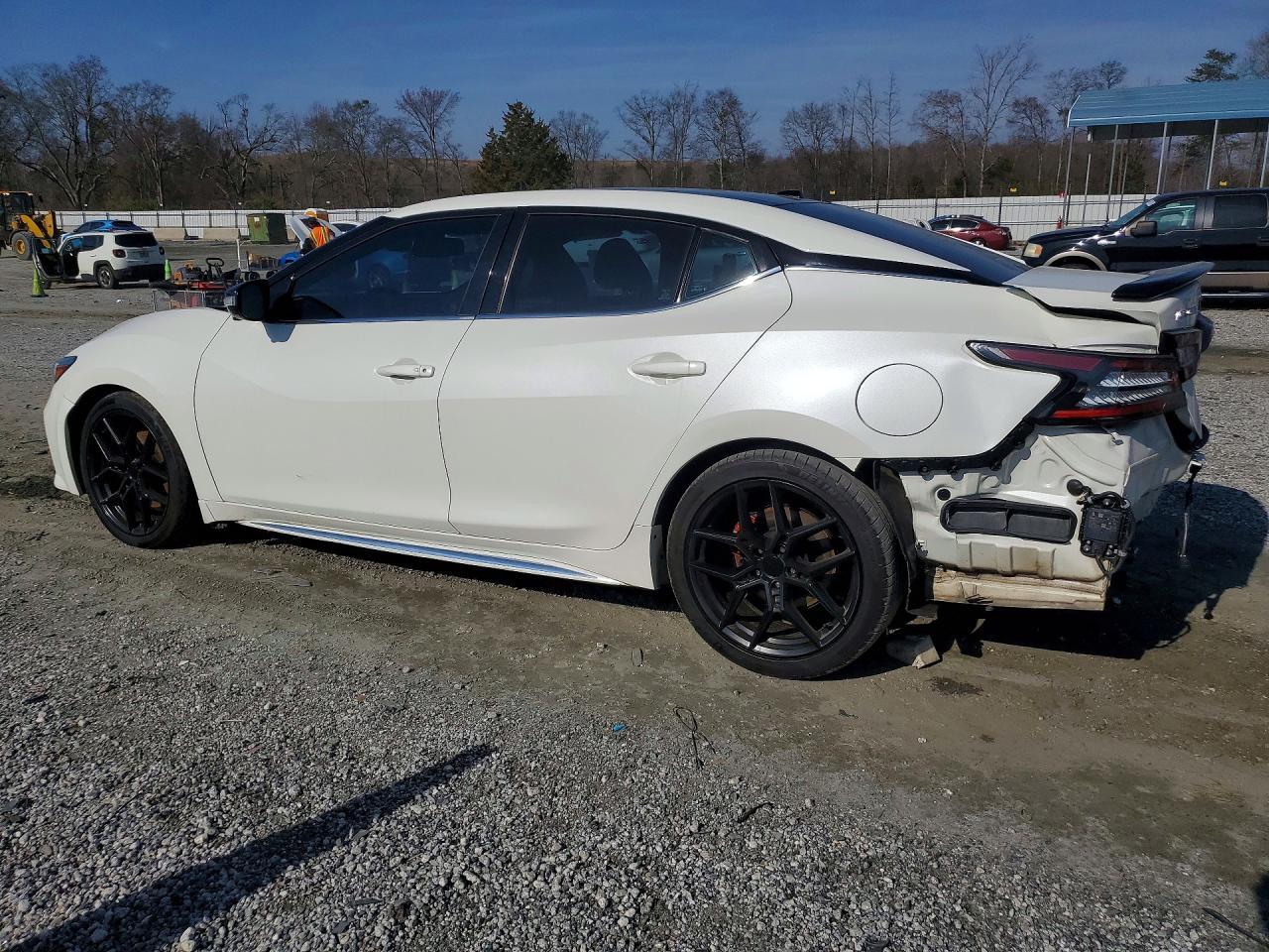 2022 NISSAN Maxima