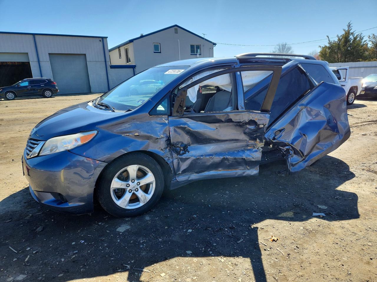 2015 TOYOTA SIENNA