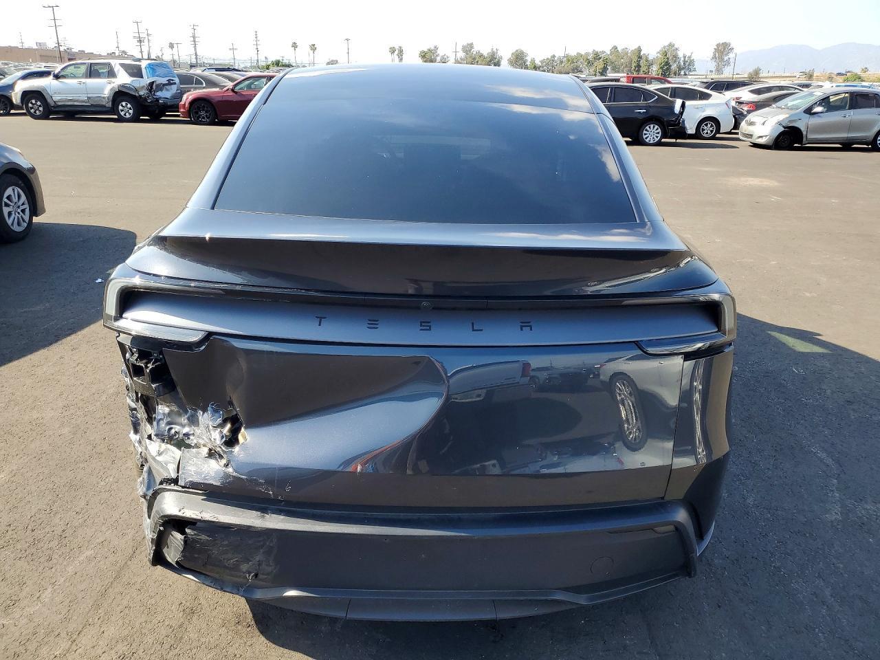 2026 TESLA MODEL Y