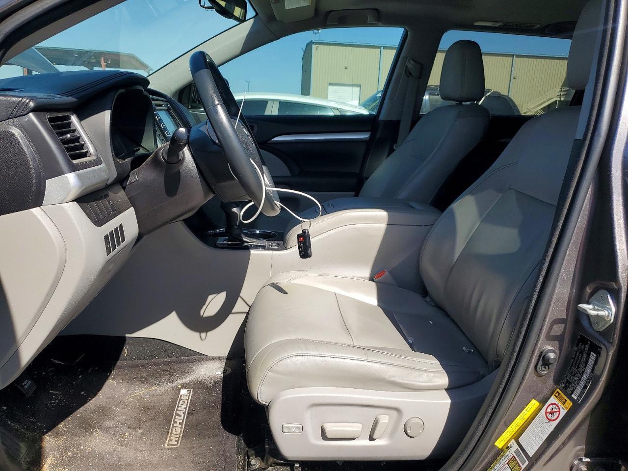 2015 TOYOTA HIGHLANDER