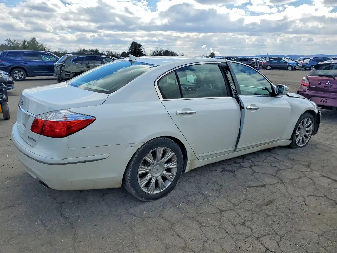 2010 HYUNDAI GENESIS