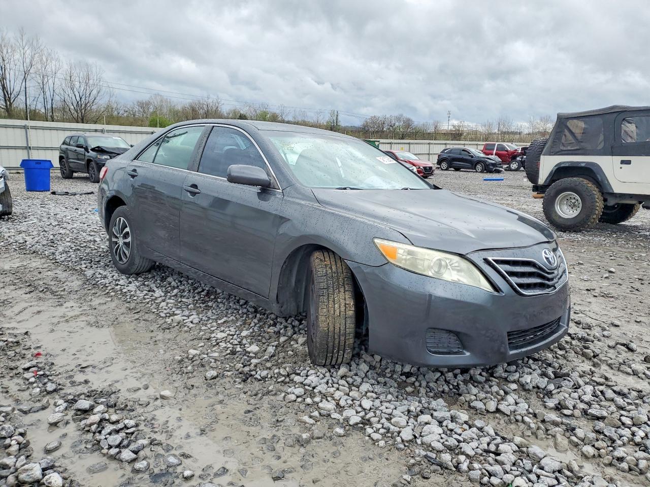 2011 TOYOTA CAMRY