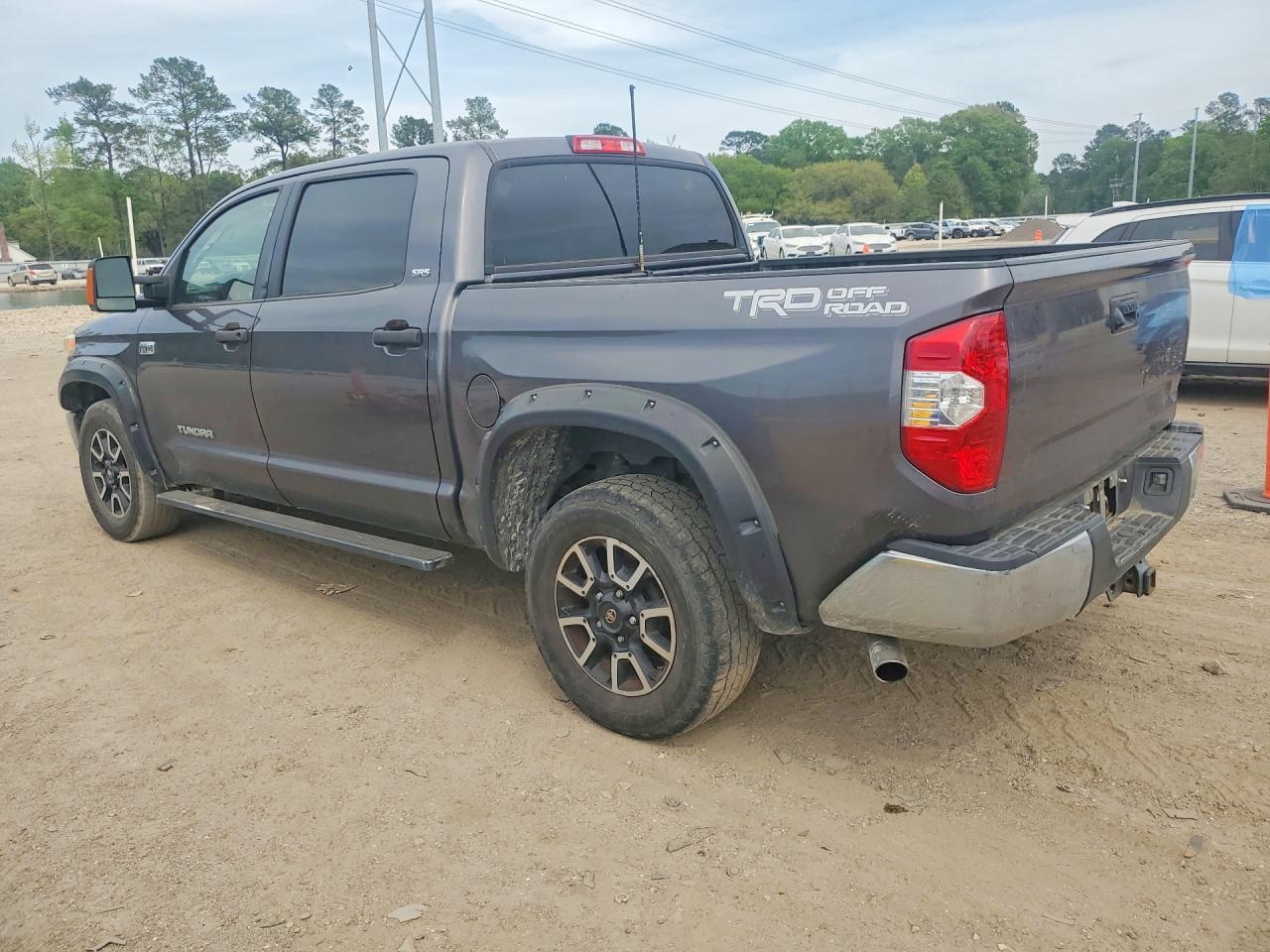 2017 TOYOTA TUNDRA