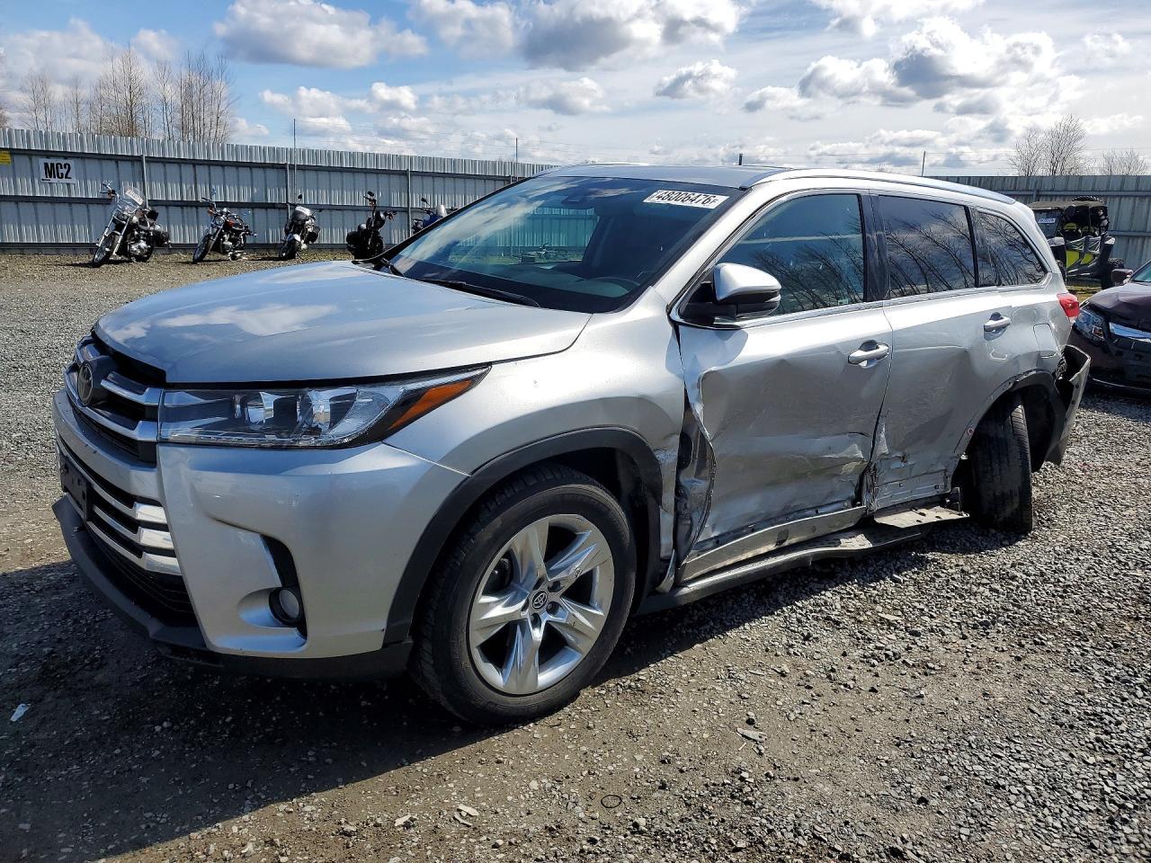 2017 TOYOTA HIGHLANDER