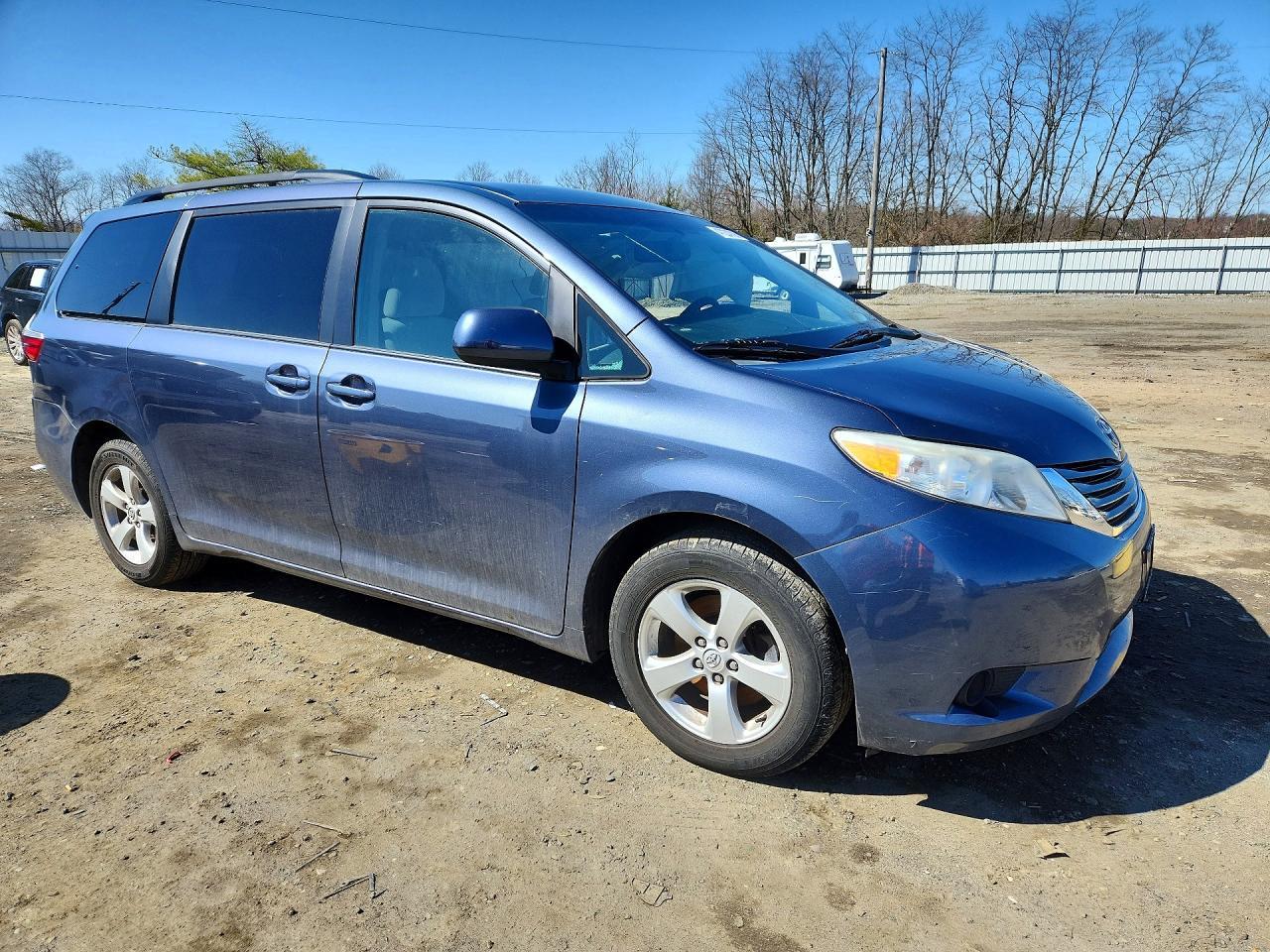 2015 TOYOTA SIENNA