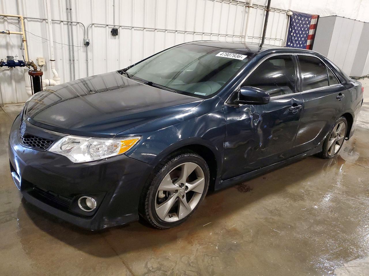 2014 TOYOTA CAMRY