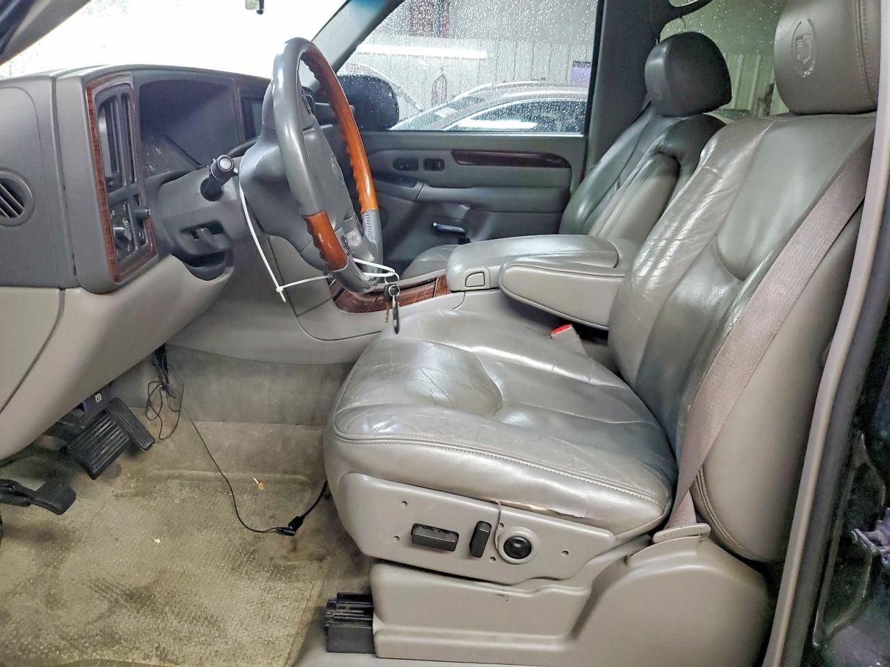 2003 CADILLAC ESCALADE