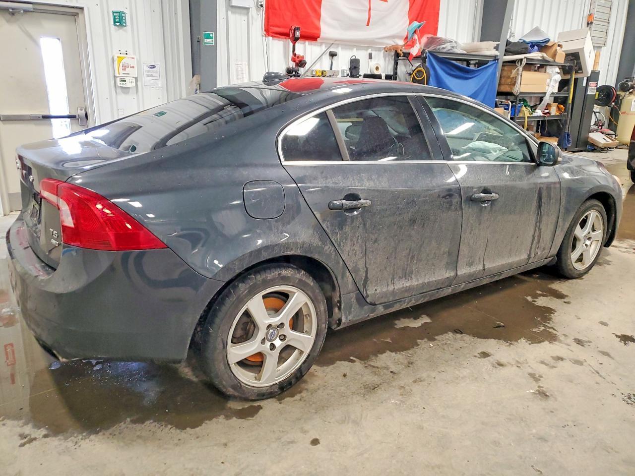 2016 VOLVO S60