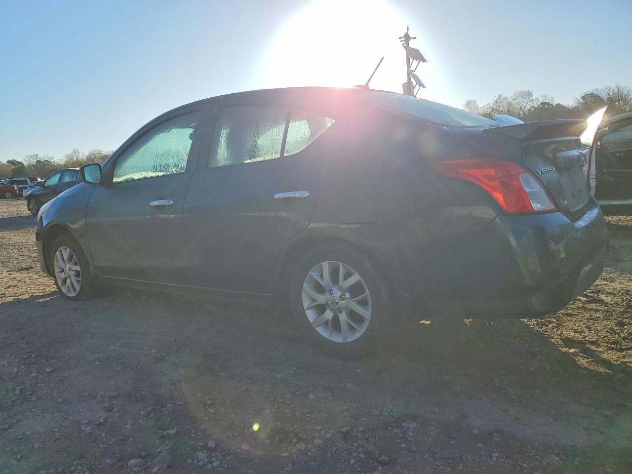 2017 NISSAN VERSA