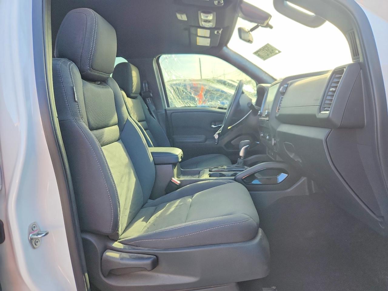 2023 NISSAN Frontier