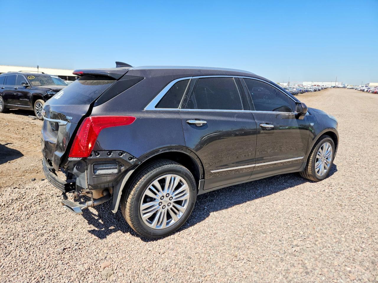 2017 CADILLAC XT5