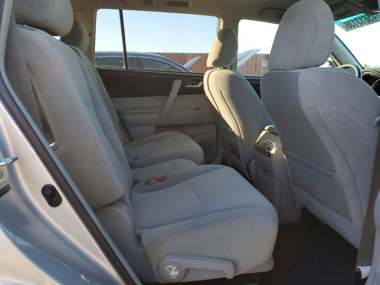 2012 TOYOTA HIGHLANDER