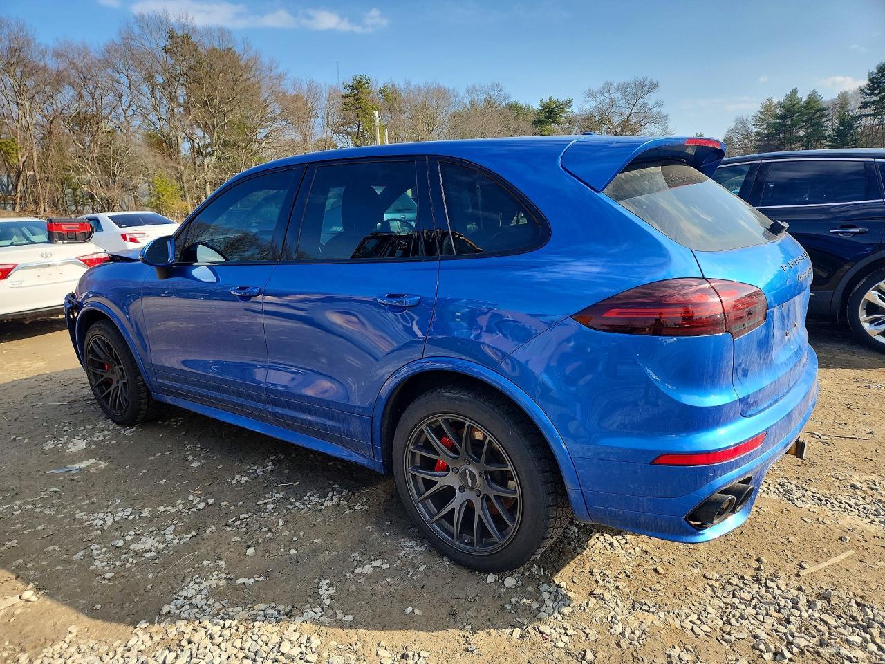 2017 PORSCHE CAYENNE