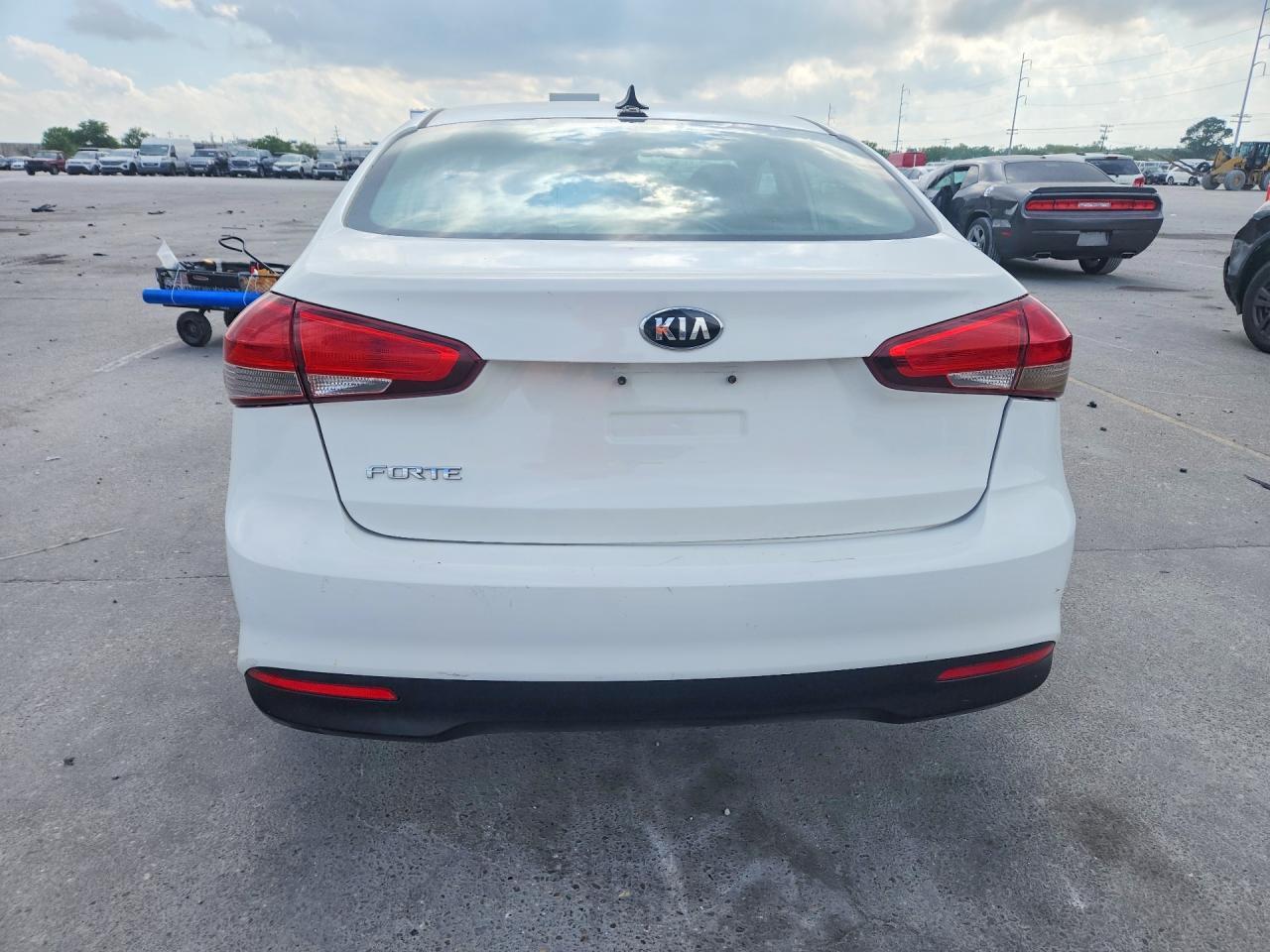 2017 KIA FORTE