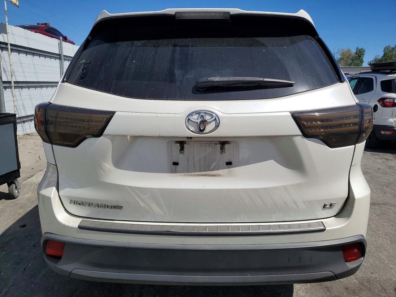 2015 TOYOTA HIGHLANDER