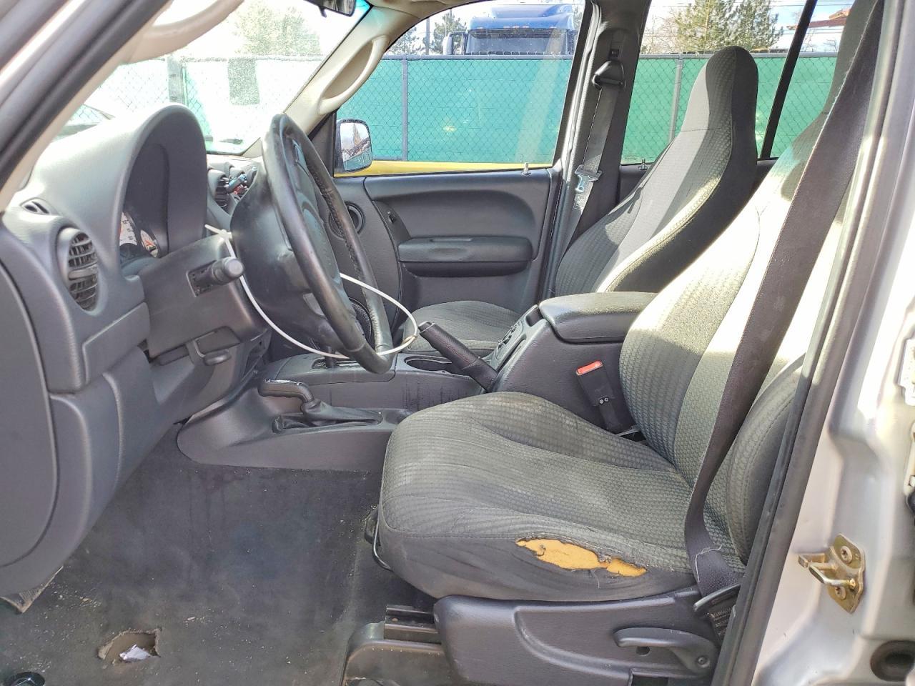 2004 JEEP Liberty