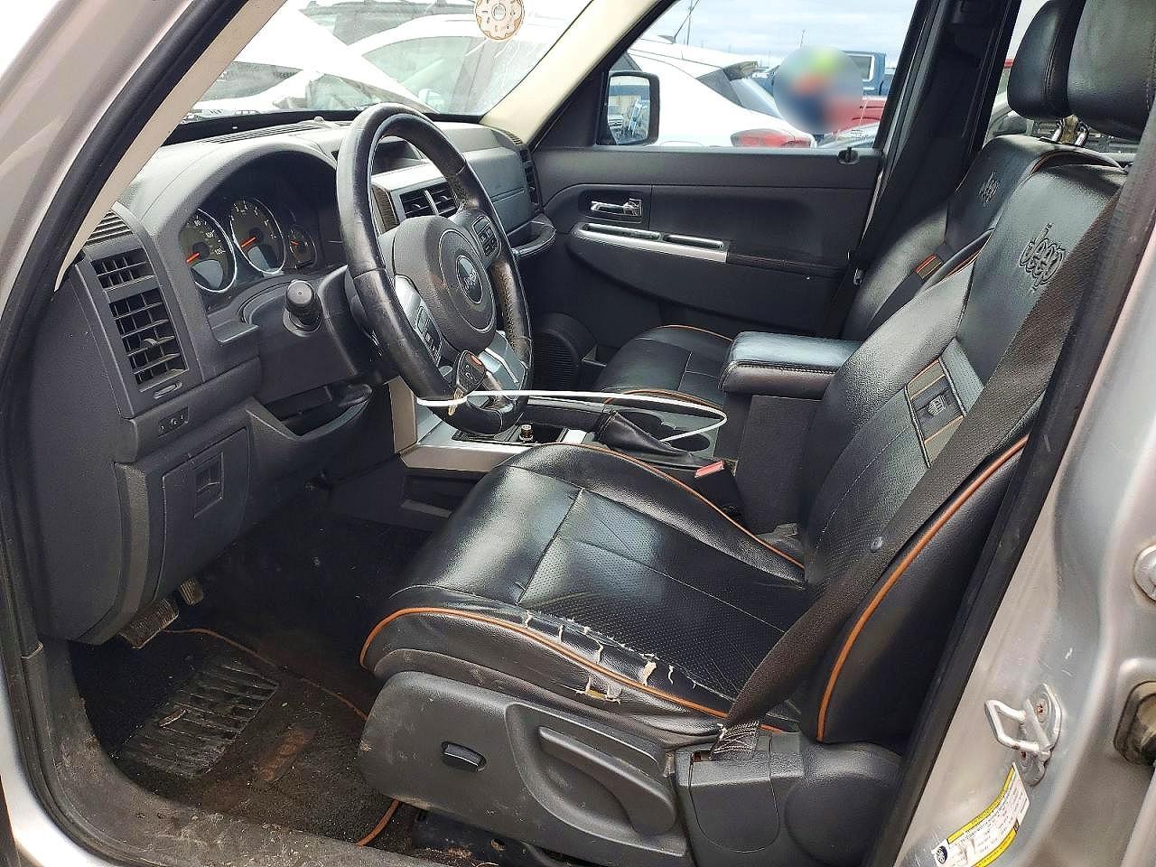 2011 JEEP Liberty