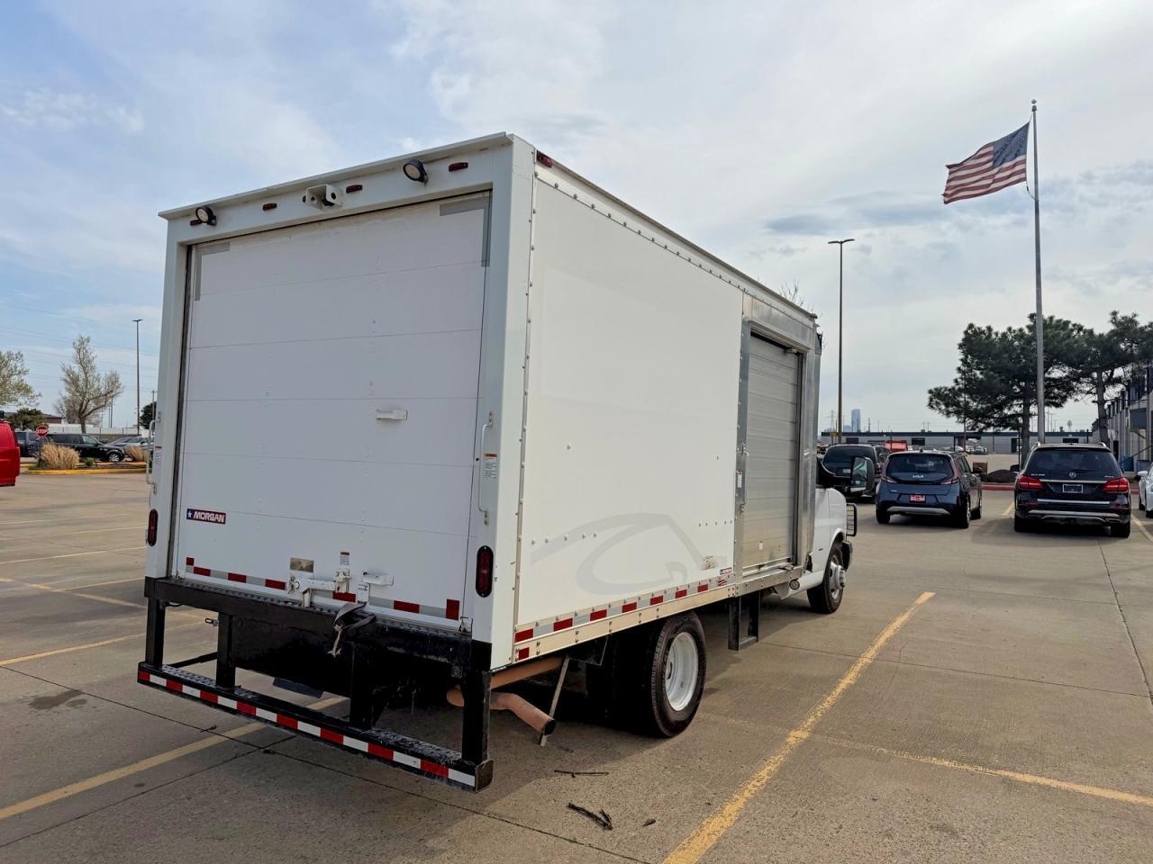 2020 CHEVROLET Express 3500