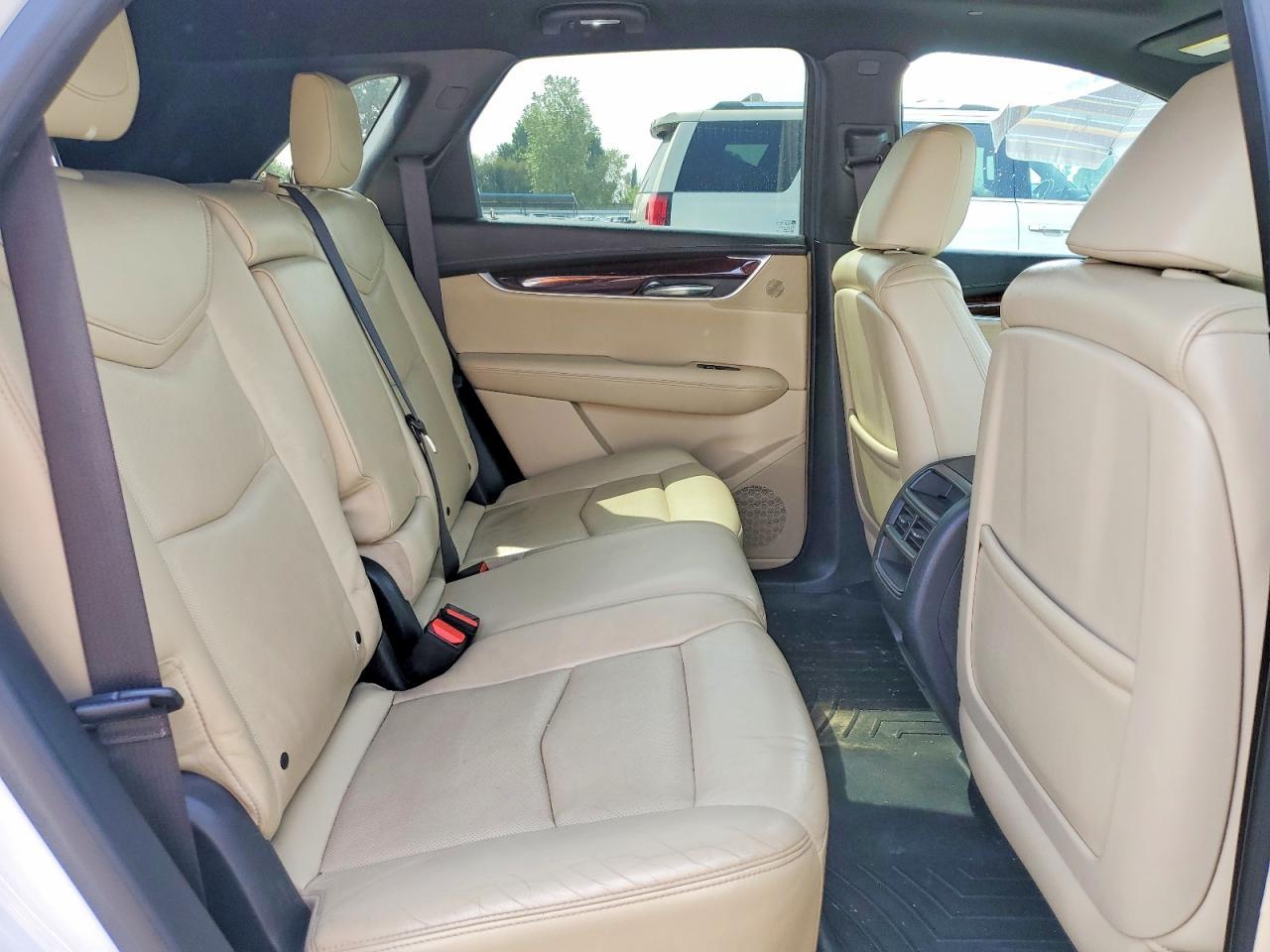2017 CADILLAC XT5