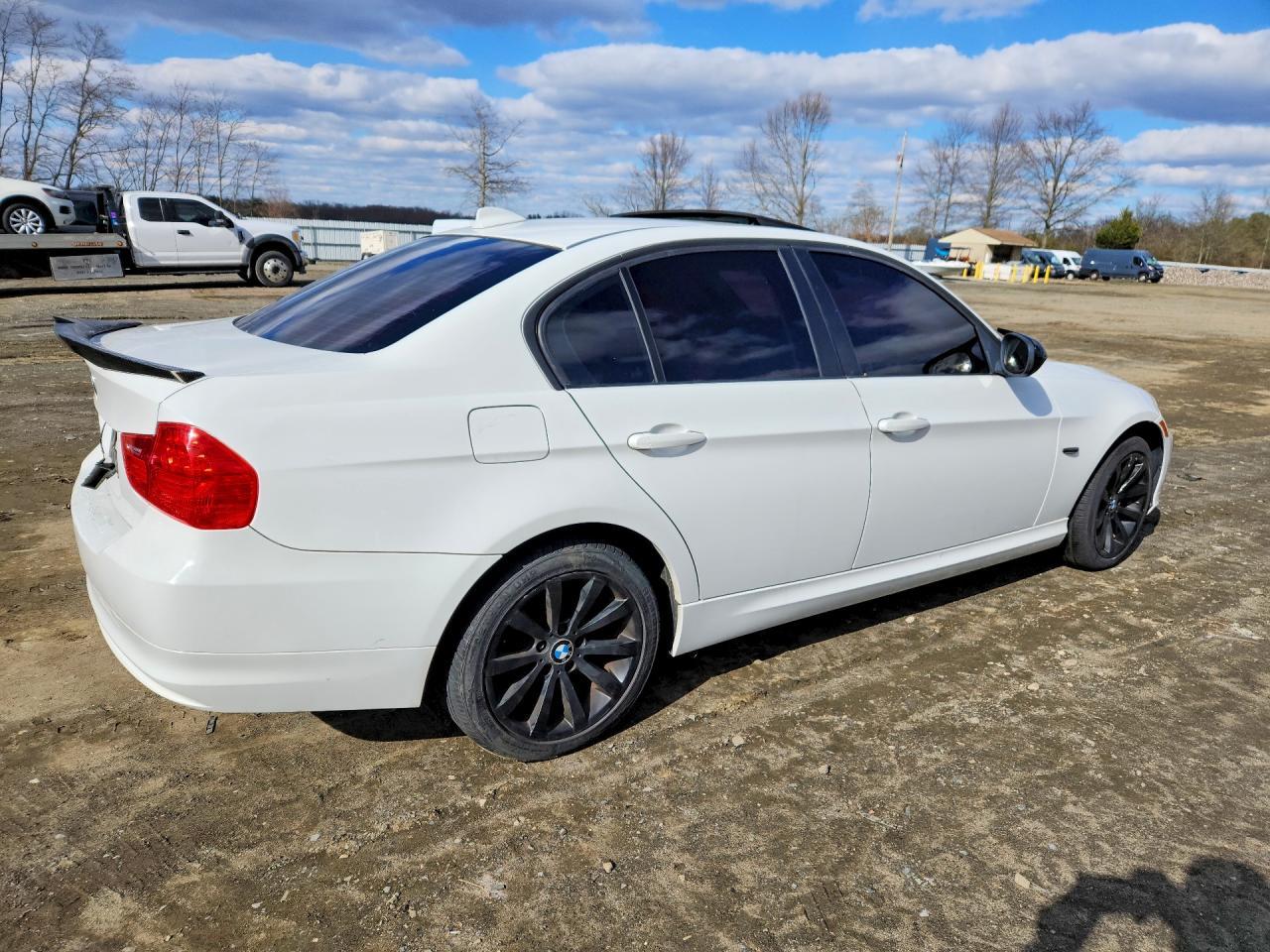 2011 BMW 3 SERIES