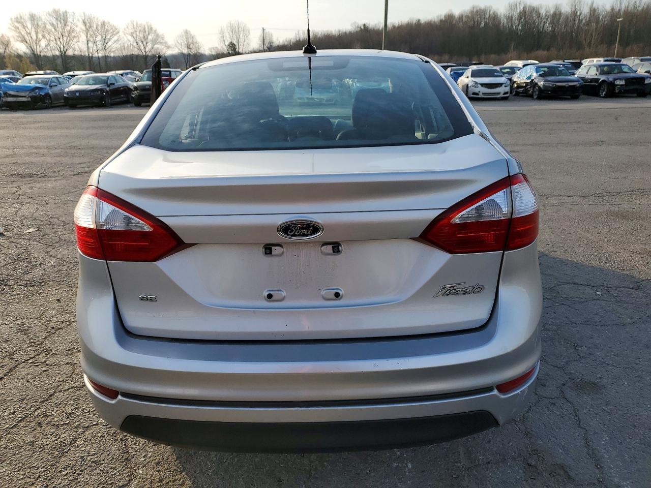 2015 FORD Fiesta