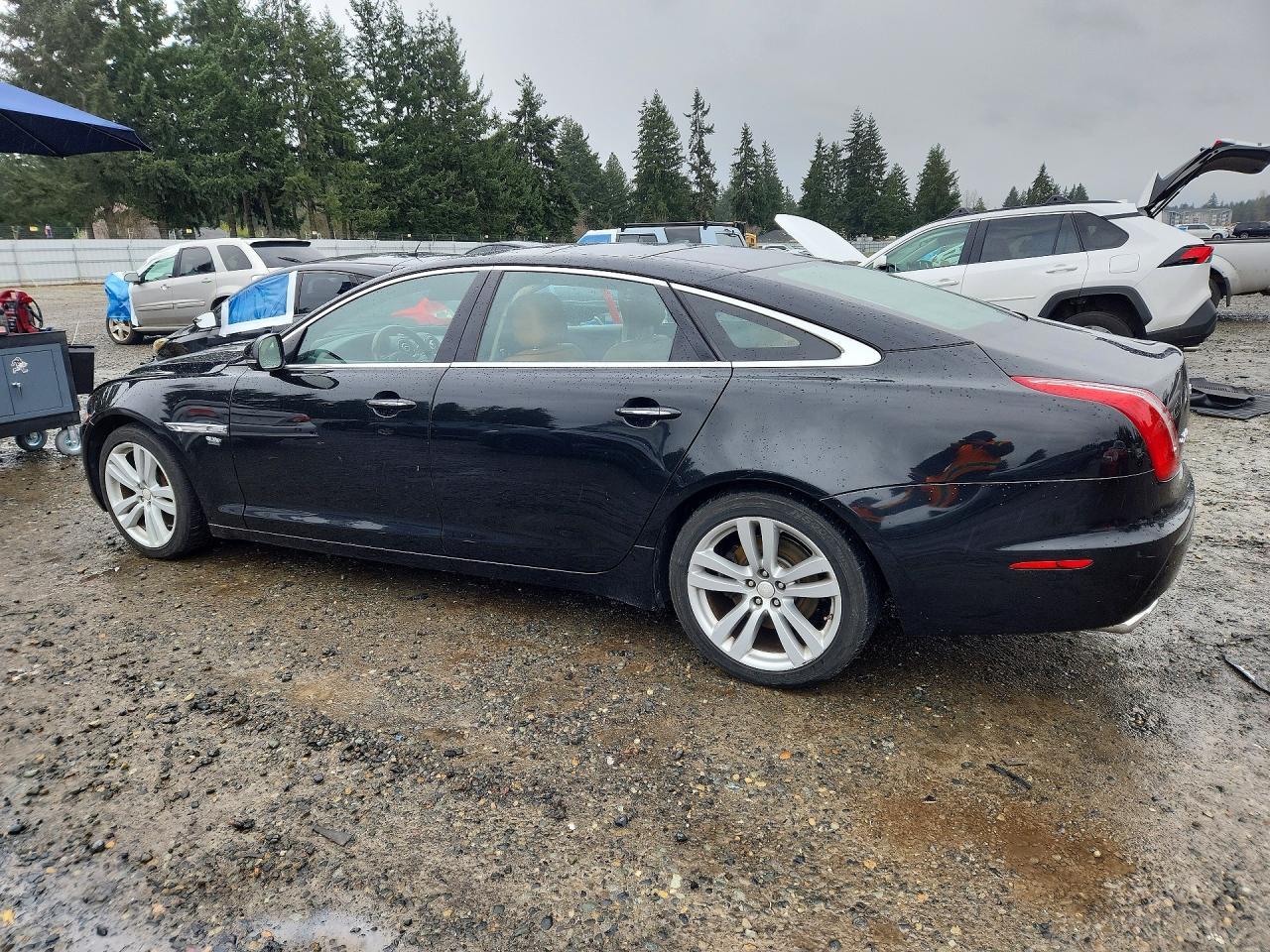 2011 JAGUAR Xj-Series