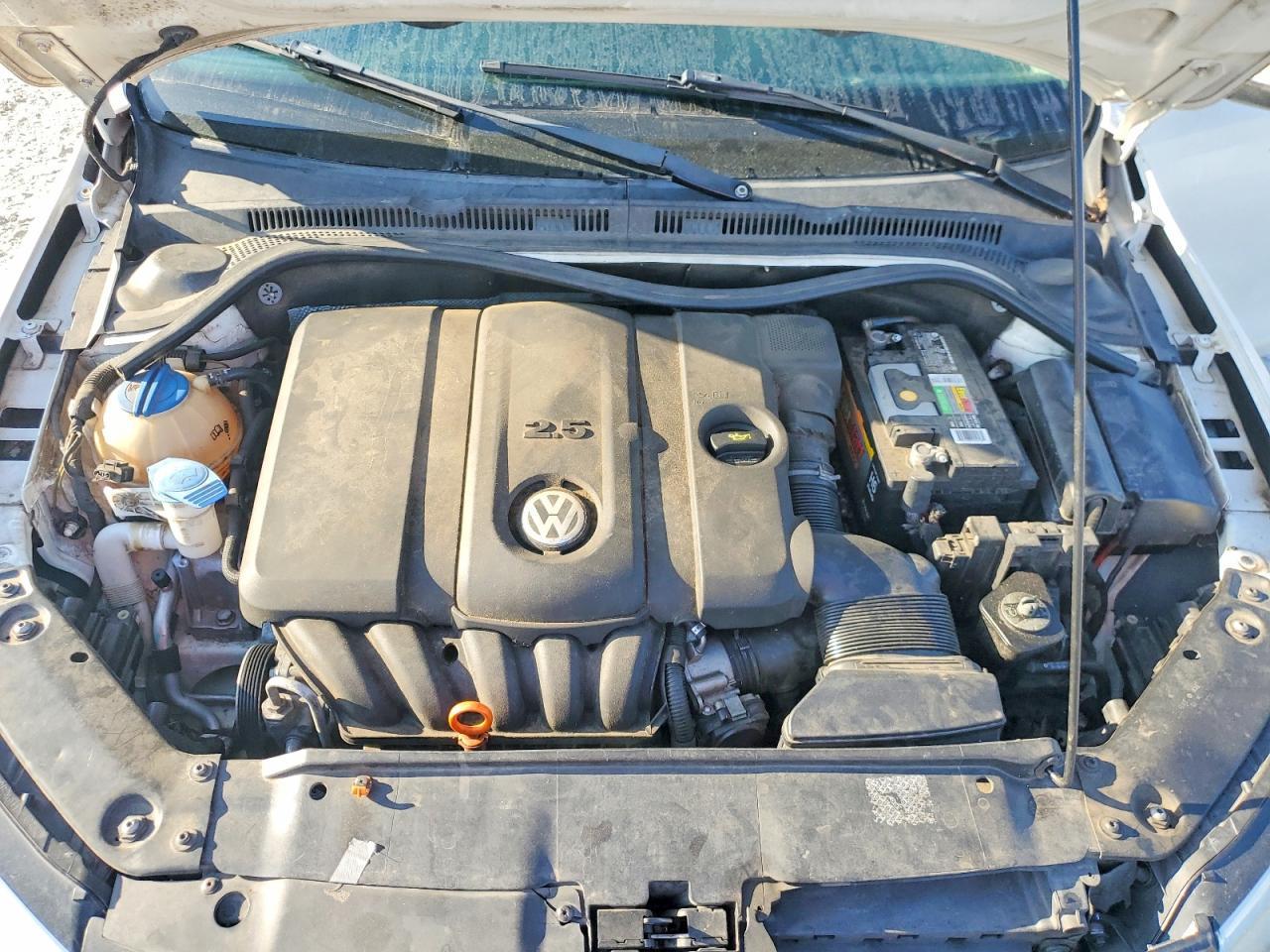 2011 VOLKSWAGEN JETTA