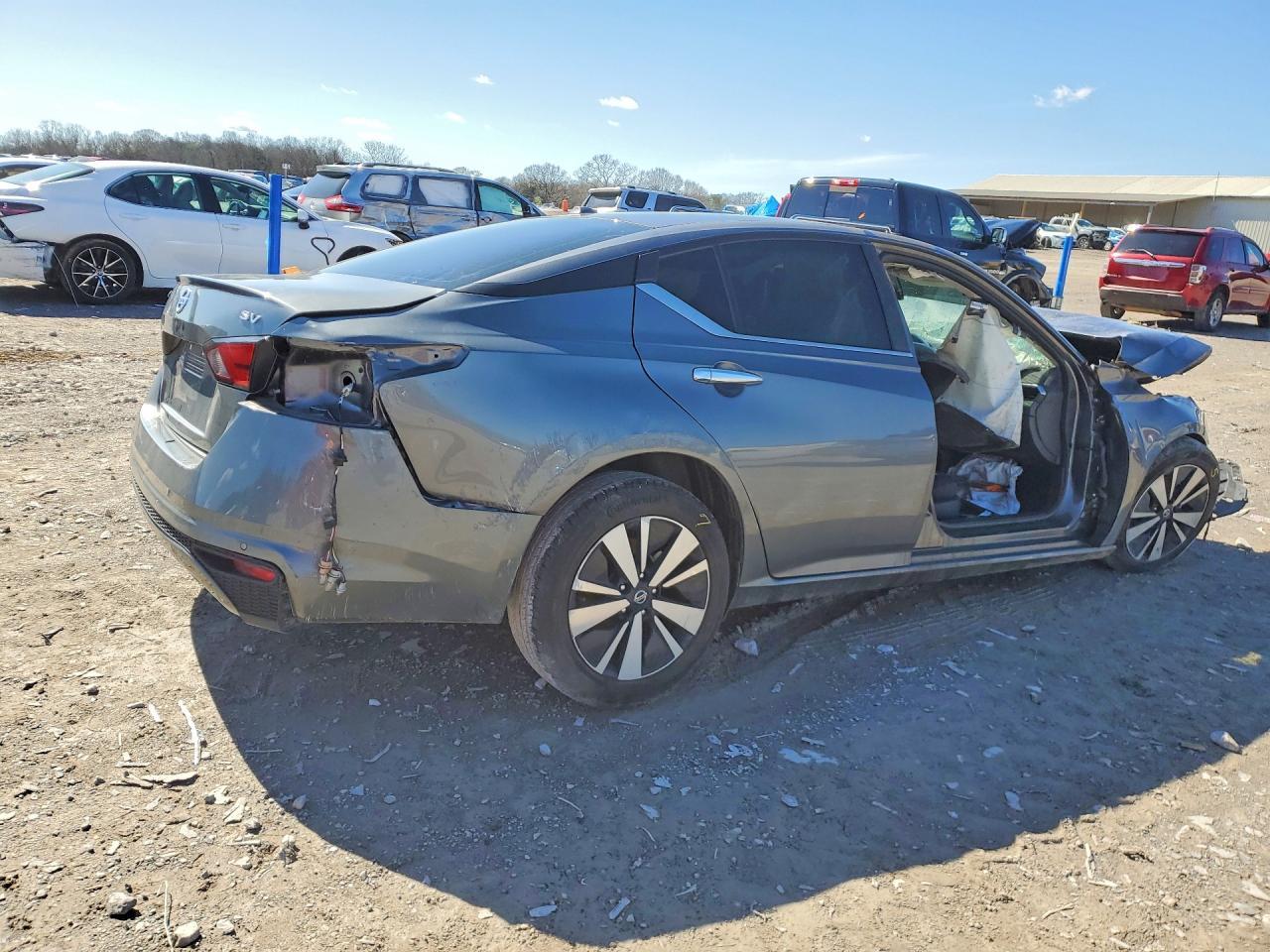 2022 NISSAN ALTIMA