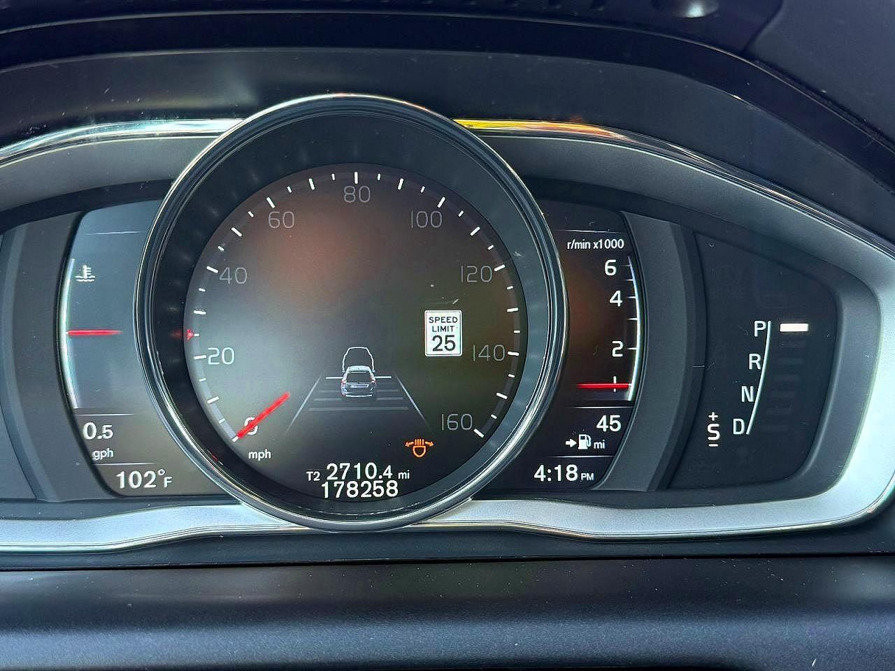 2015 VOLVO XC60