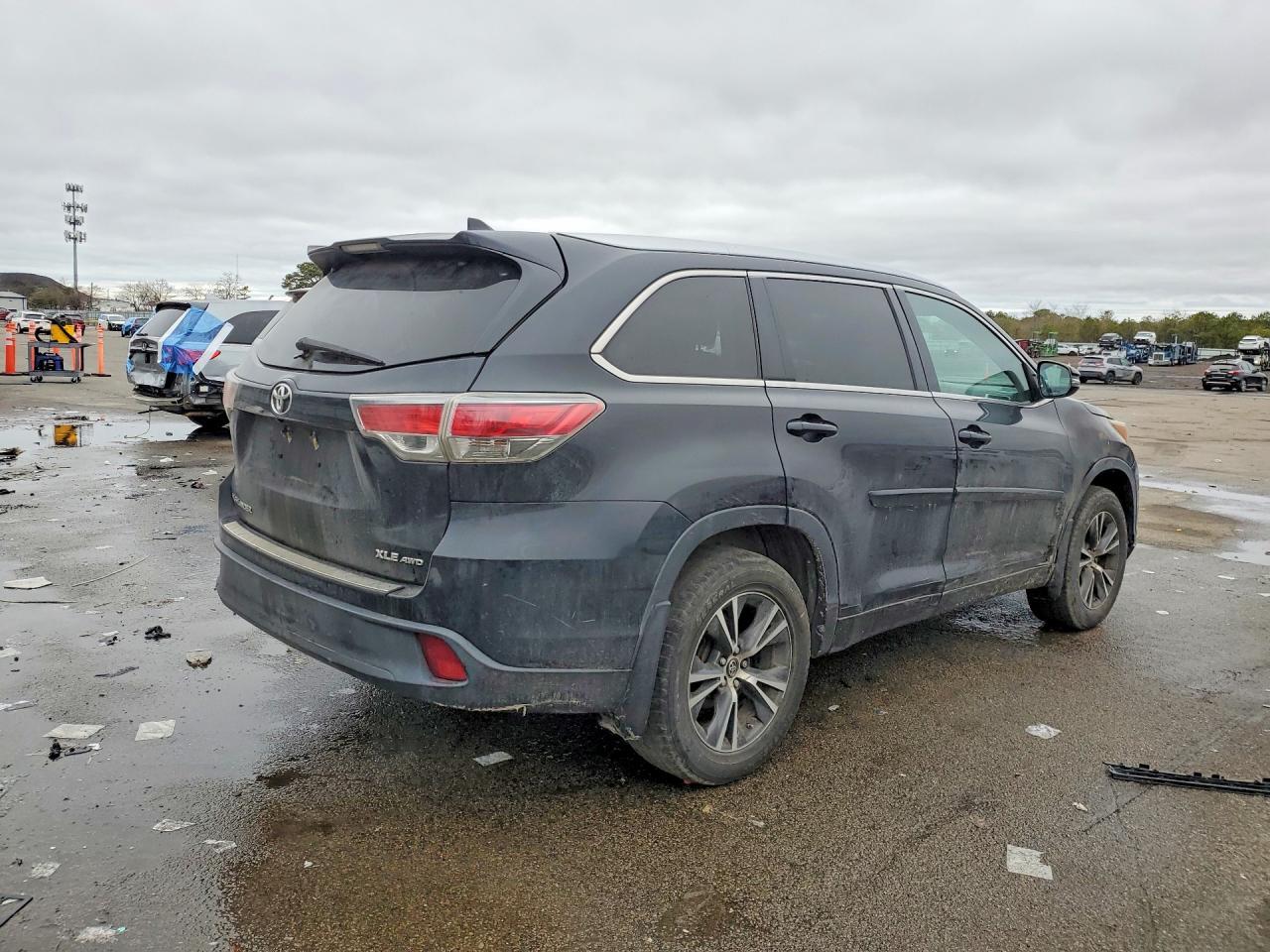 2016 TOYOTA HIGHLANDER