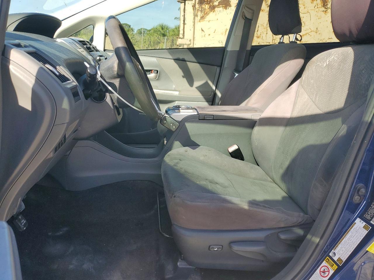 2013 TOYOTA PRIUS V