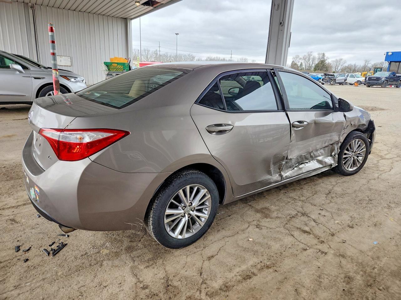 2015 TOYOTA COROLLA