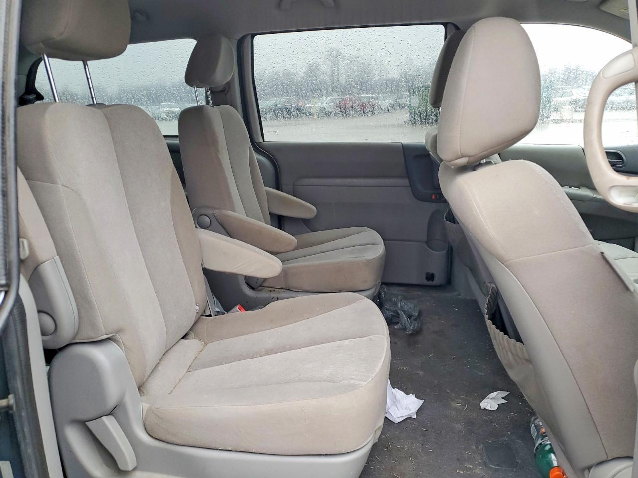 2011 KIA SEDONA