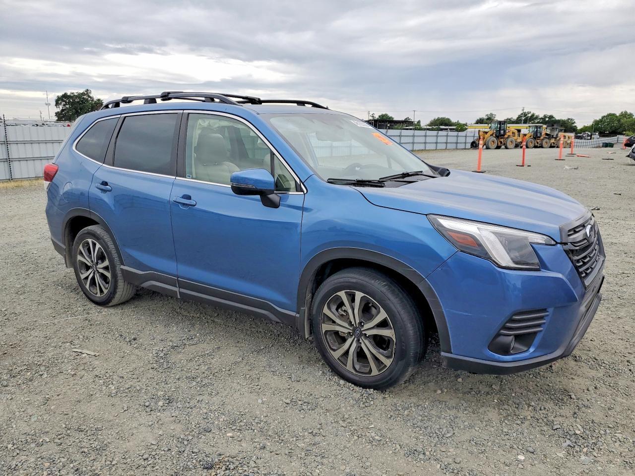 2022 SUBARU FORESTER