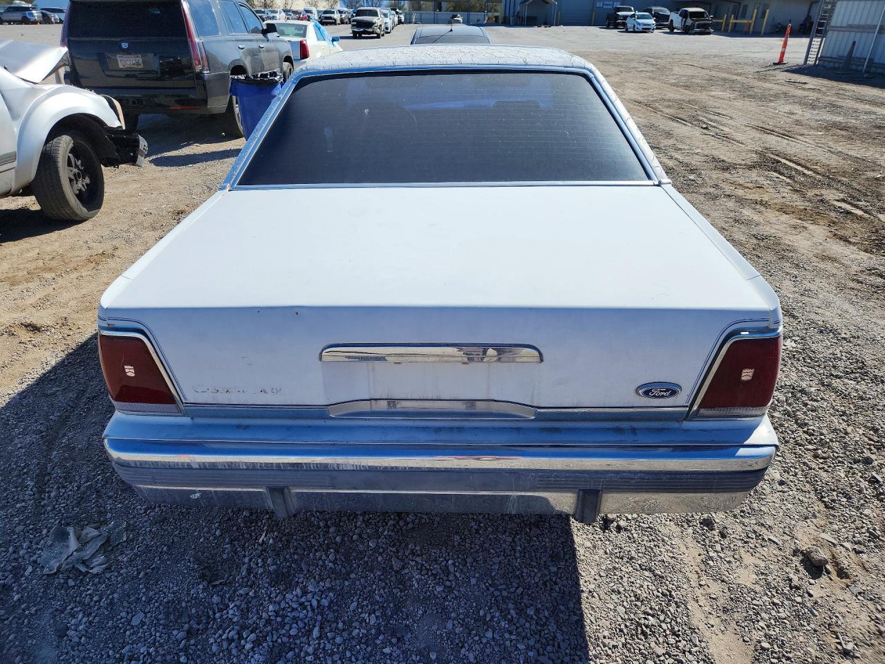 1989 FORD Crown Vict